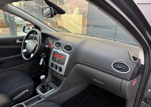Ford Focus cena 9900 przebieg: 255000, rok produkcji 2007 z Gniezno małe 301